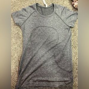 Lulu lemon gray short sleeve swiftly